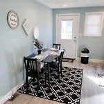 Nice Bedroom Next Fells Point